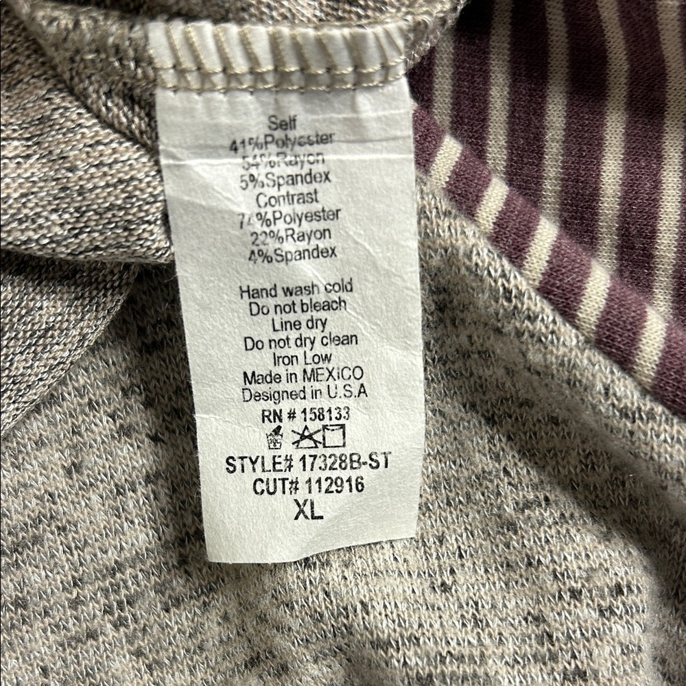 Pink Clover Gray and Burgundy Striped Sleeve Sweater Size XL - Picture 4 of 4